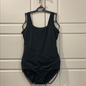 LAND'S END Scoop Neck Chlorine resistant One-Piece Swimsuit, Black/Large